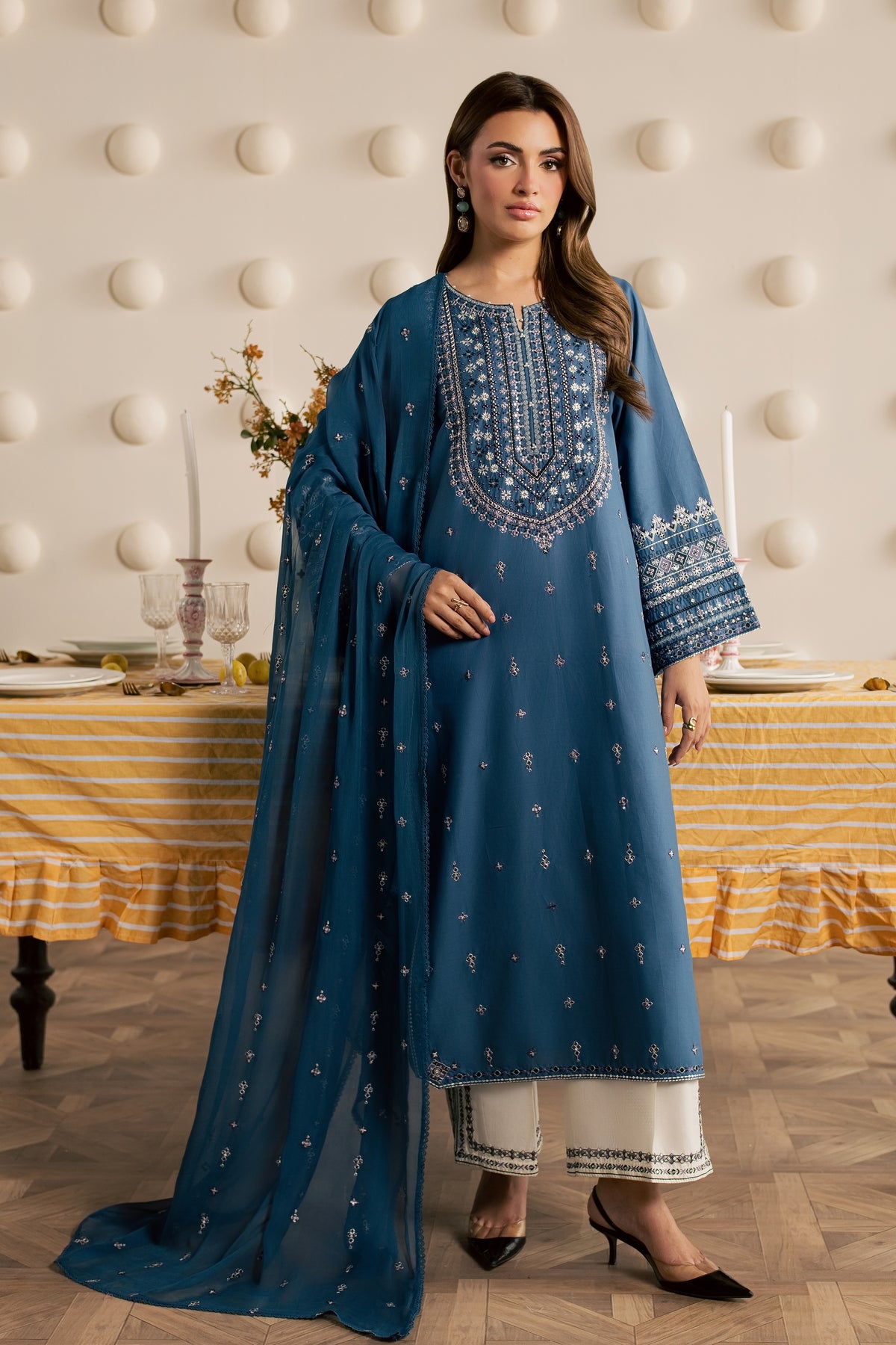 Kais 3Pc - Embroidered Cambric Pret