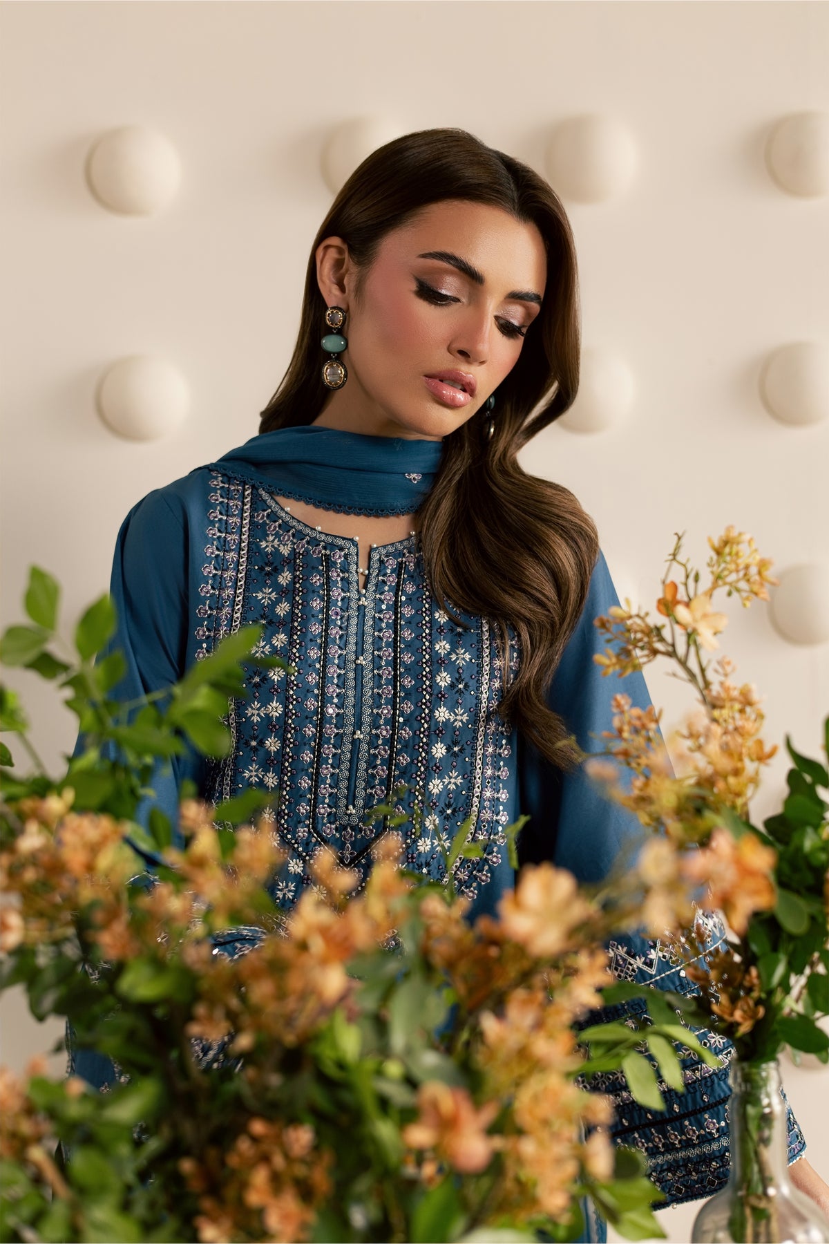 Kais 3Pc - Embroidered Cambric Pret