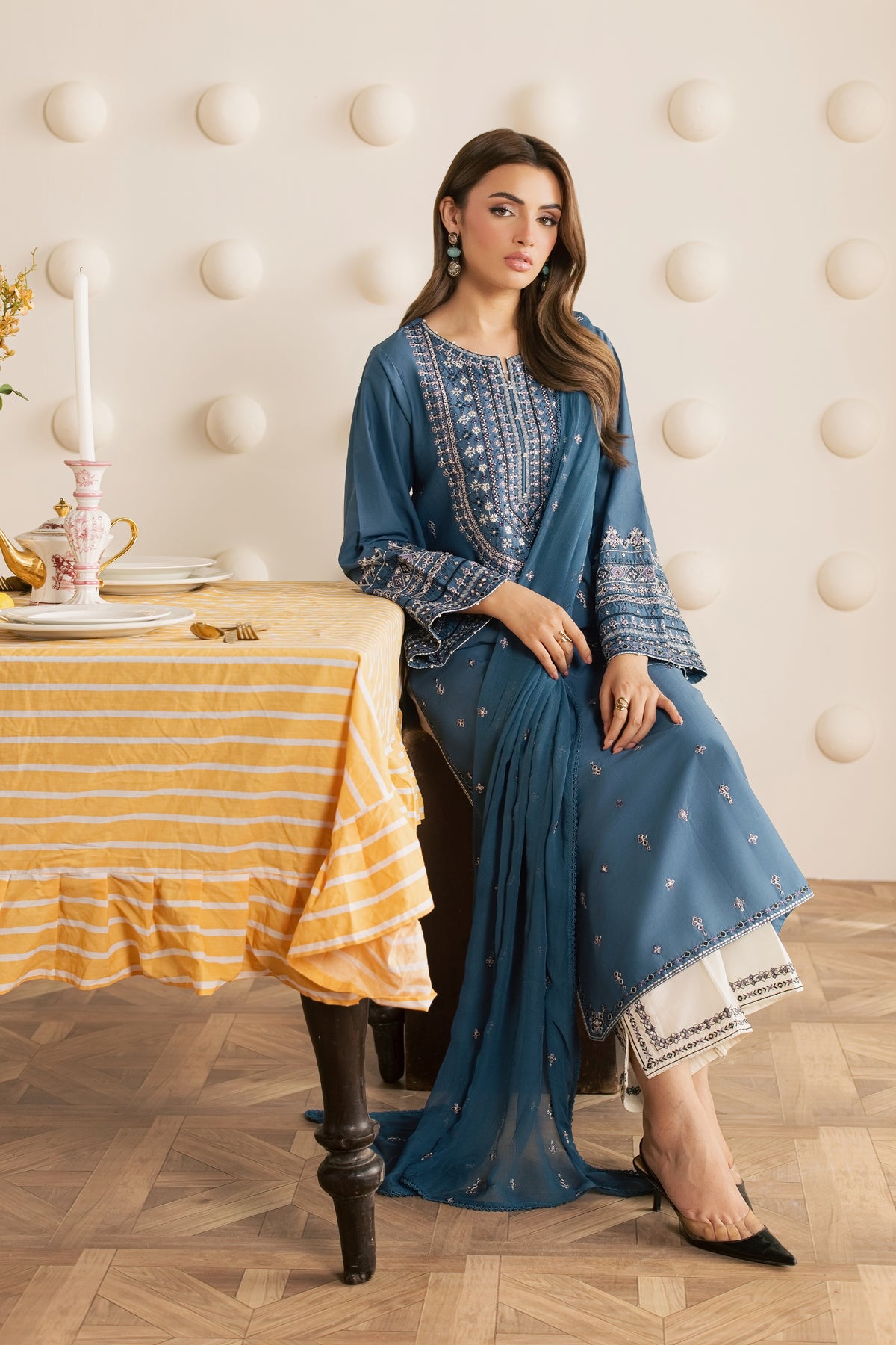 Kais 3Pc - Embroidered Cambric Pret
