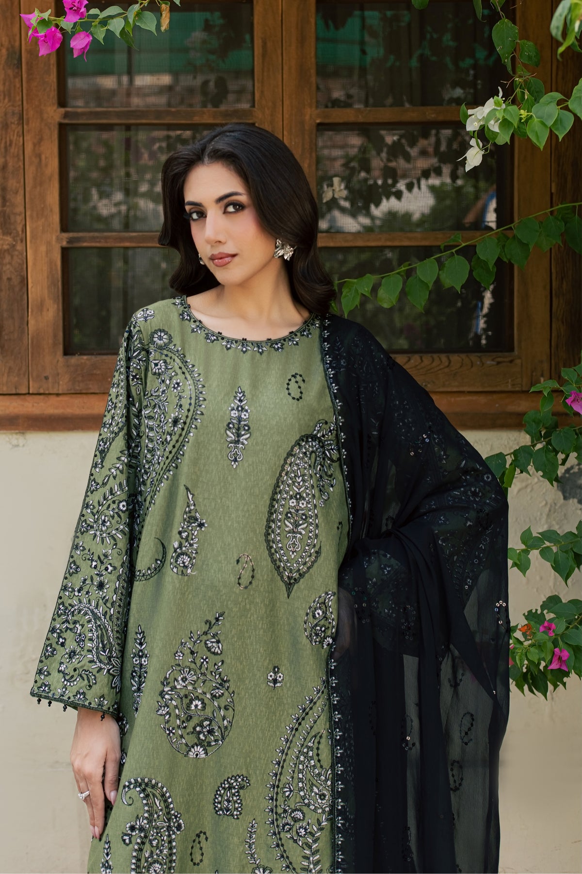 Marwa 3Pc - Embroidered Karandi Pret