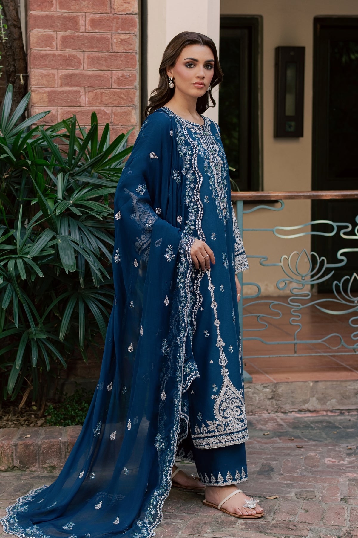 Nohur 3Pc - Embroidered Khaddar Pret