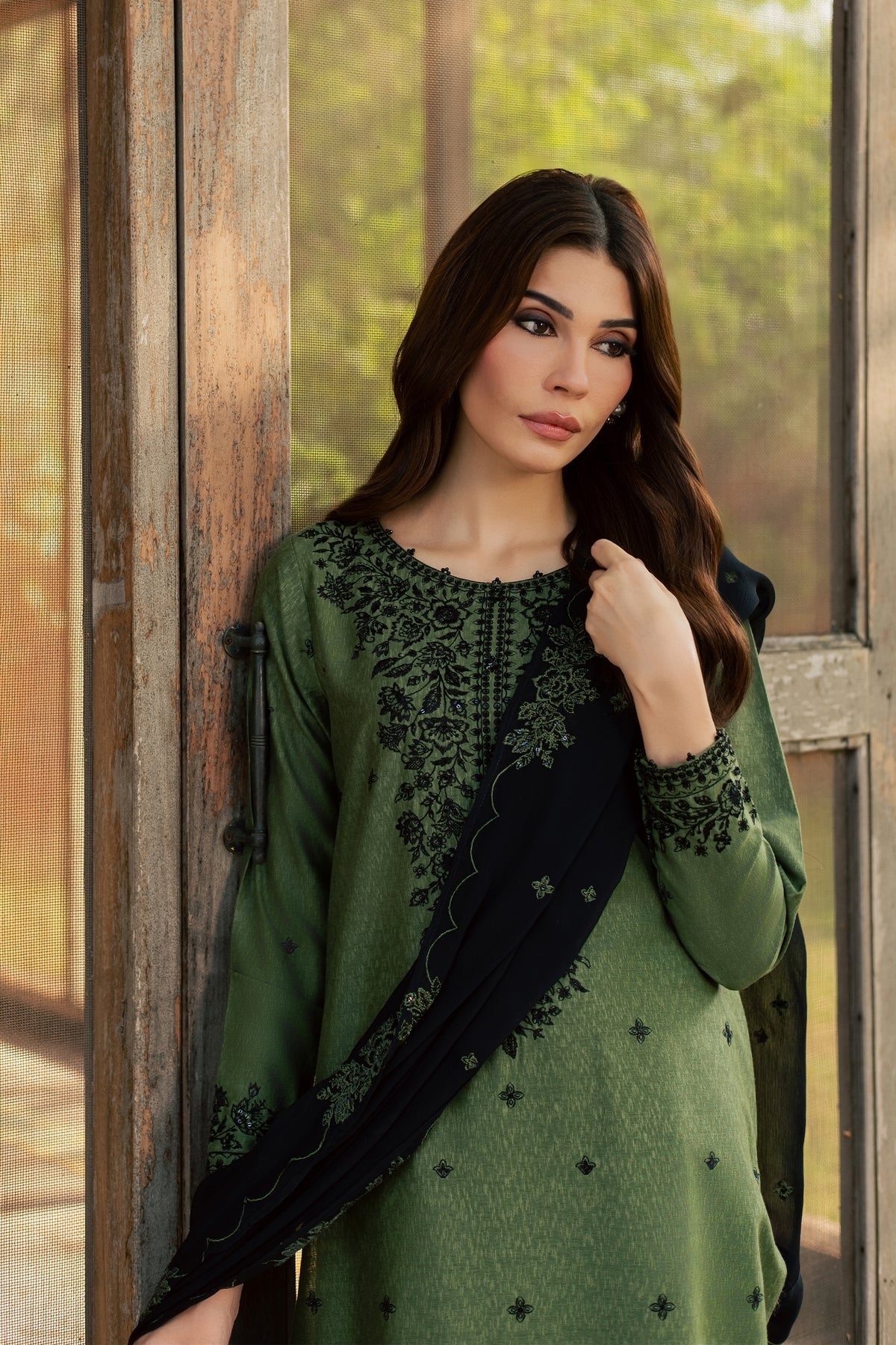 Green Willow 3Pc - Embroidered Karandi Pret