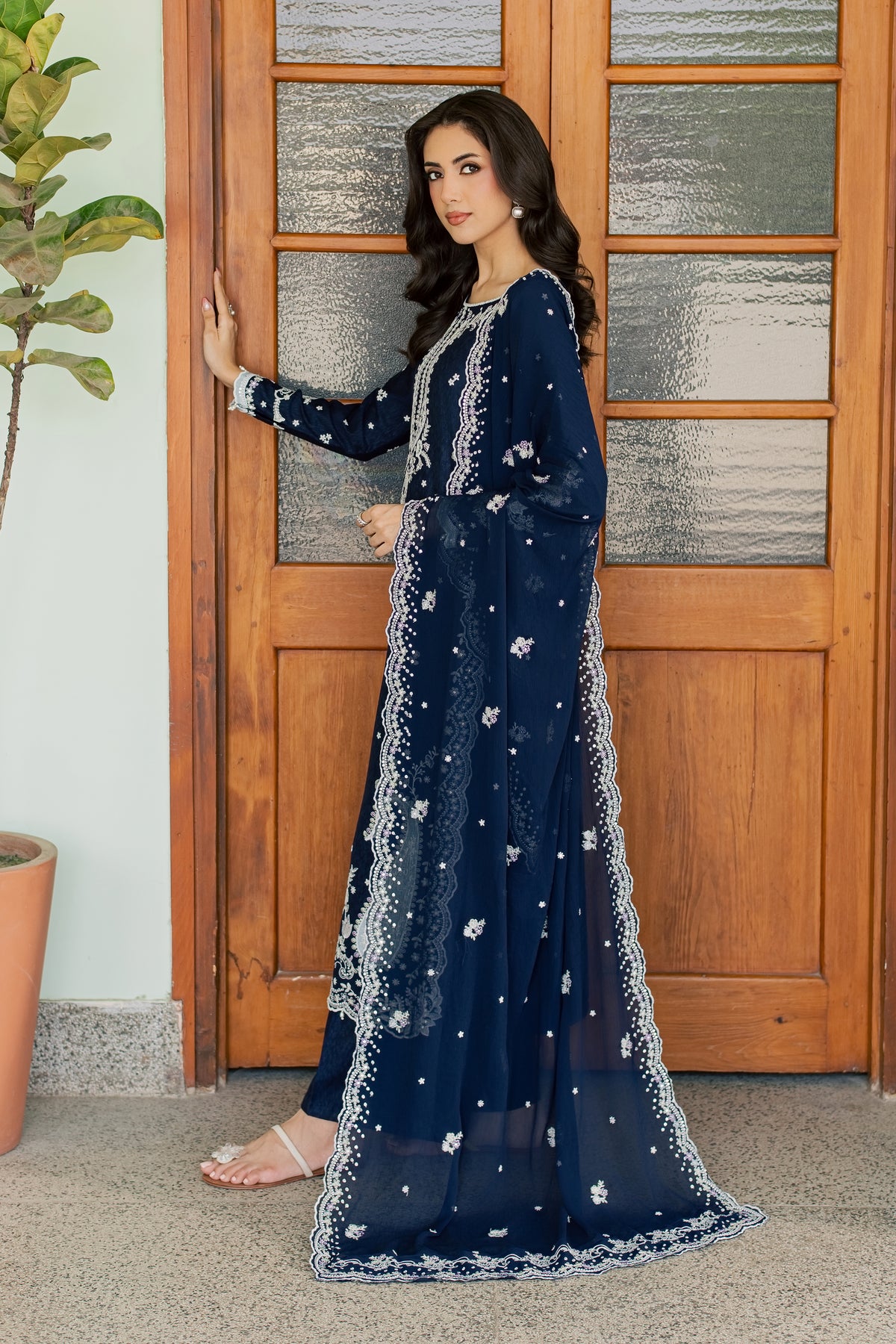 Maahe 3Pc - Embroidered Karandi Pret