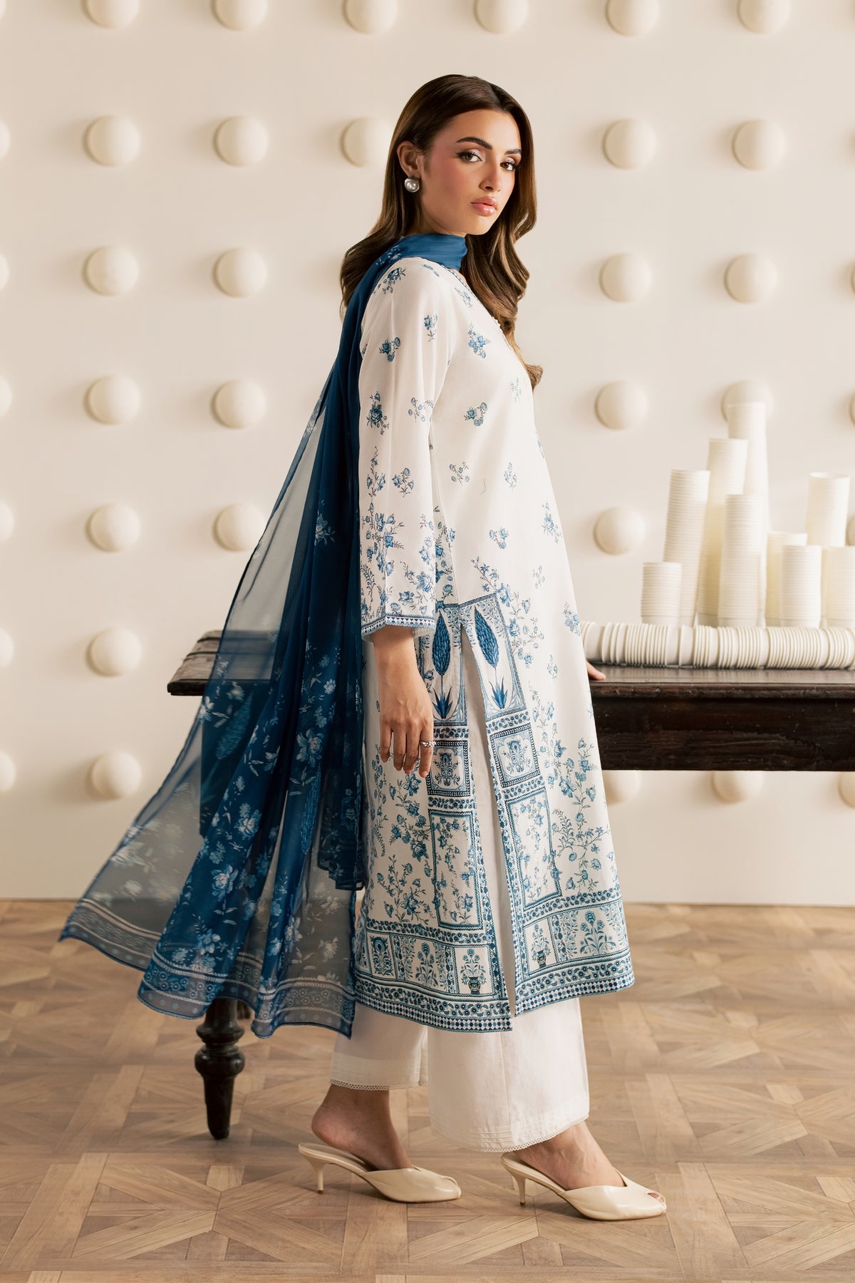 White Everly 3Pc - Embroidered Cambric Pret