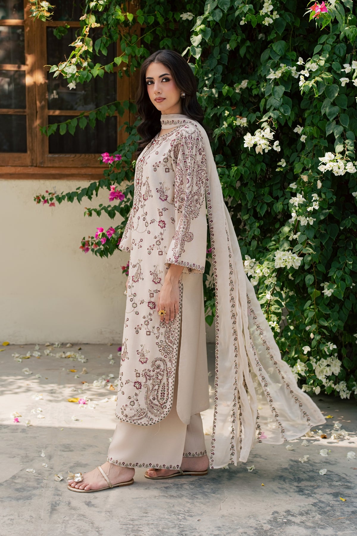 Zamaraa 3Pc - Embroidered Karandi Pret