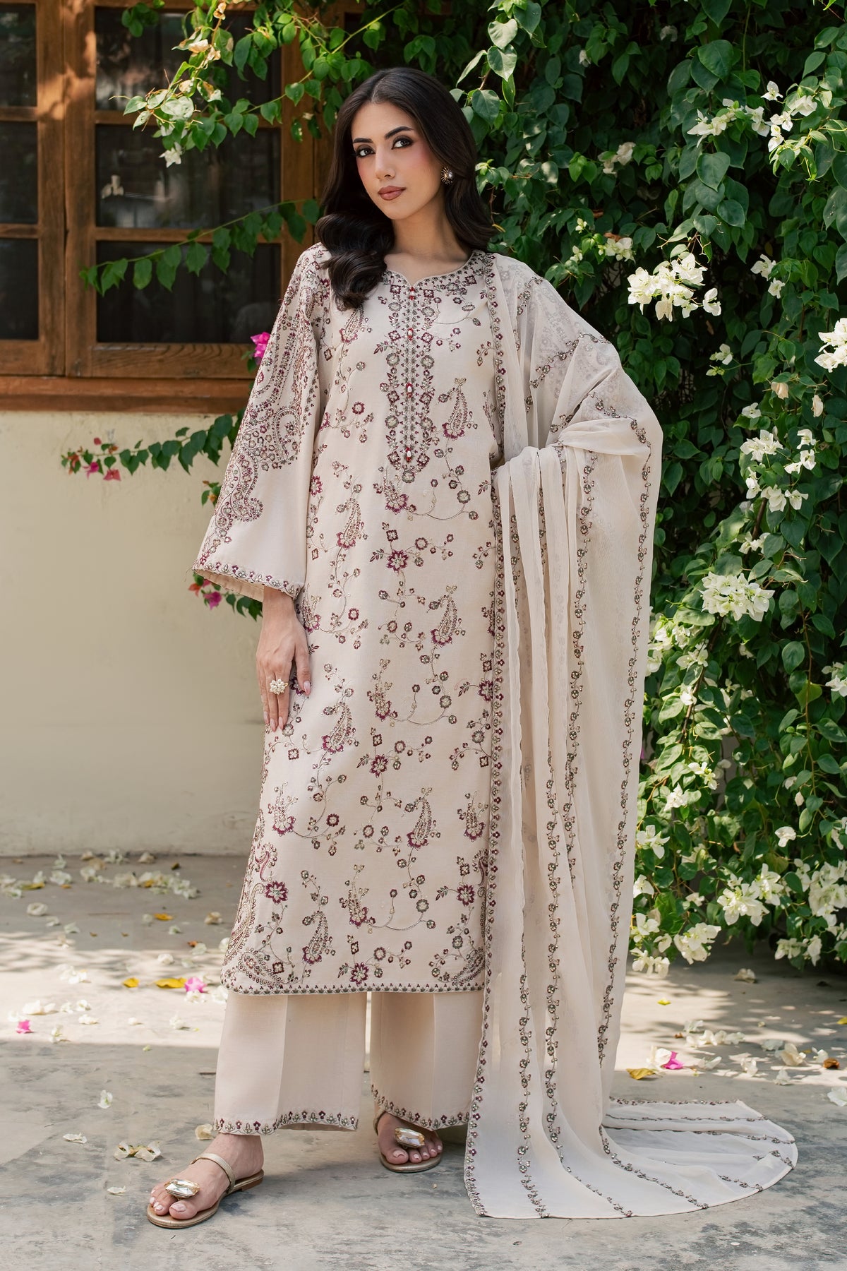 Zamaraa 3Pc - Embroidered Karandi Pret