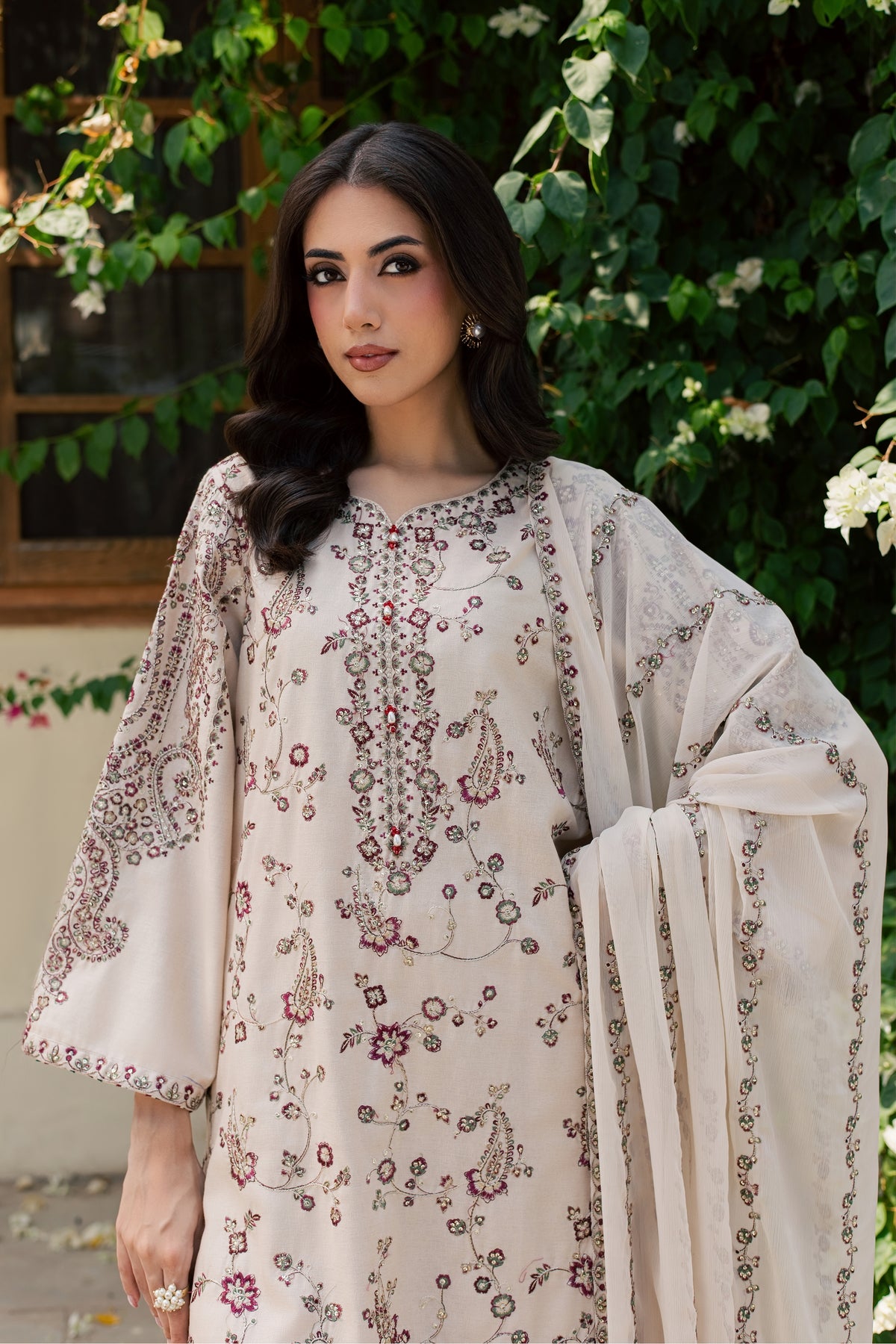 Zamaraa 3Pc - Embroidered Karandi Pret
