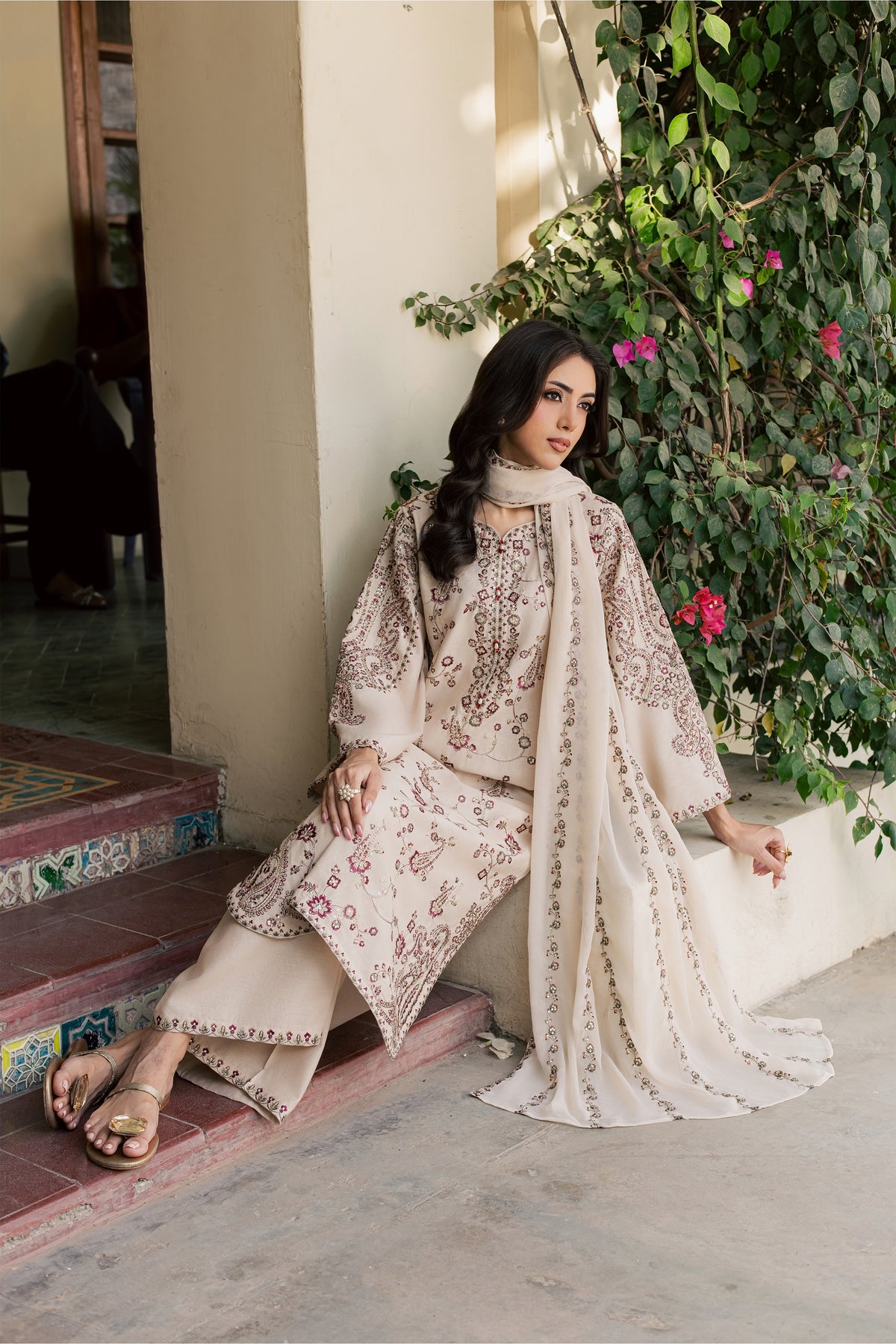 Zamaraa 3Pc - Embroidered Karandi Pret