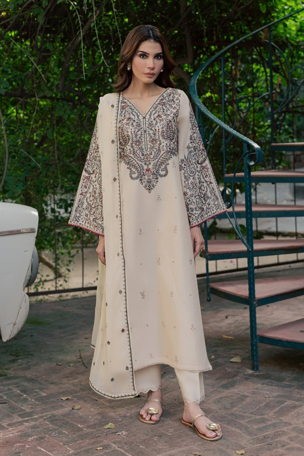 Azm 3Pc - Embroidered Khaddar Pret