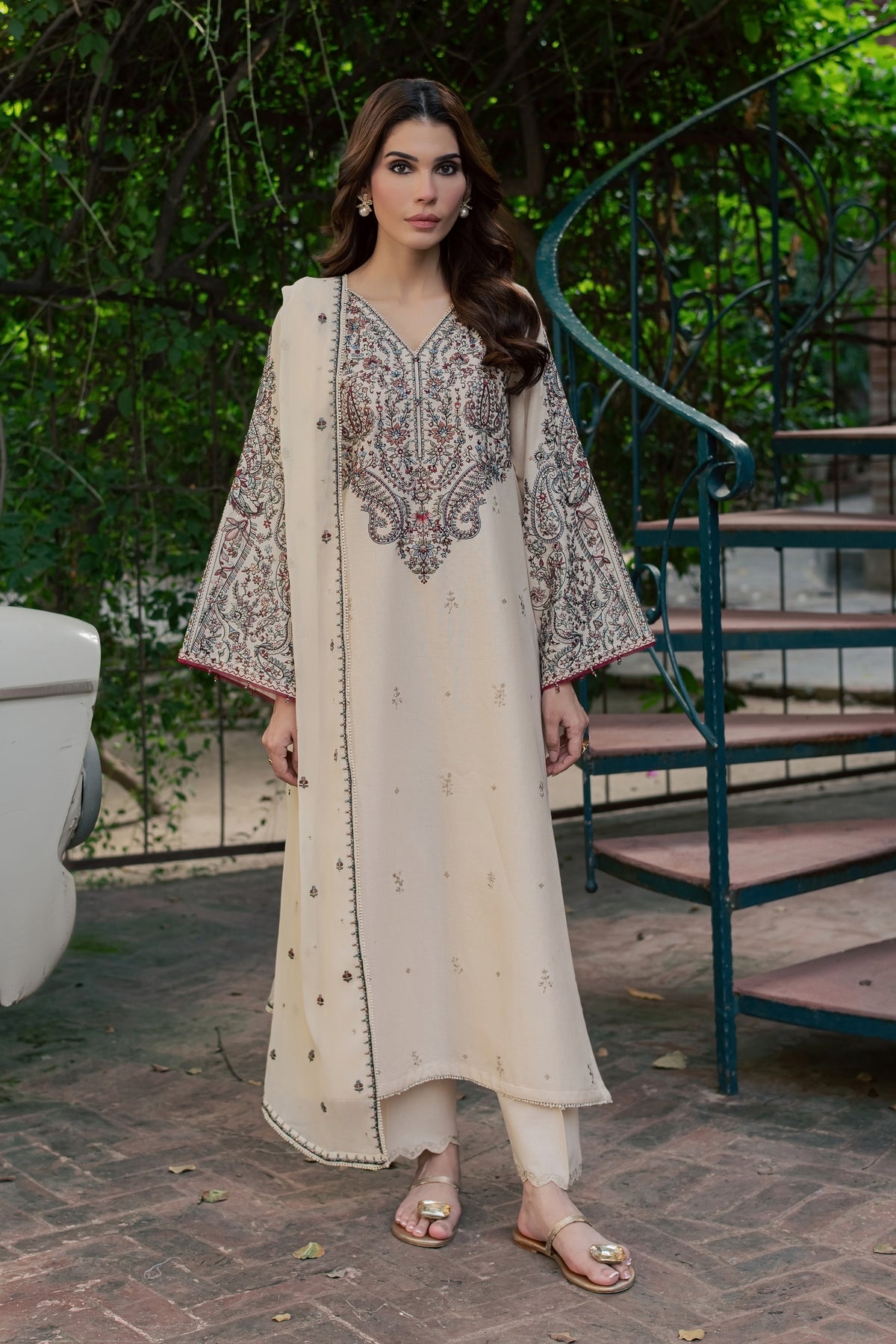 Azm 3Pc - Embroidered Khaddar Pret