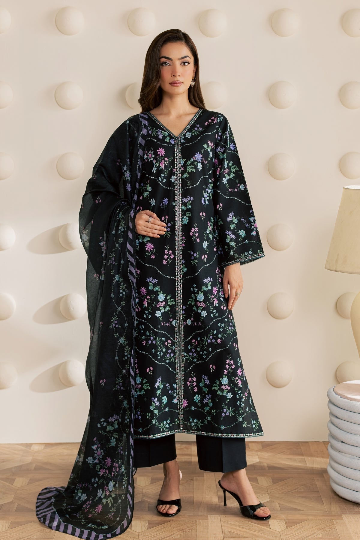Black Aswa 3Pc - Embroidered Cambric Pret