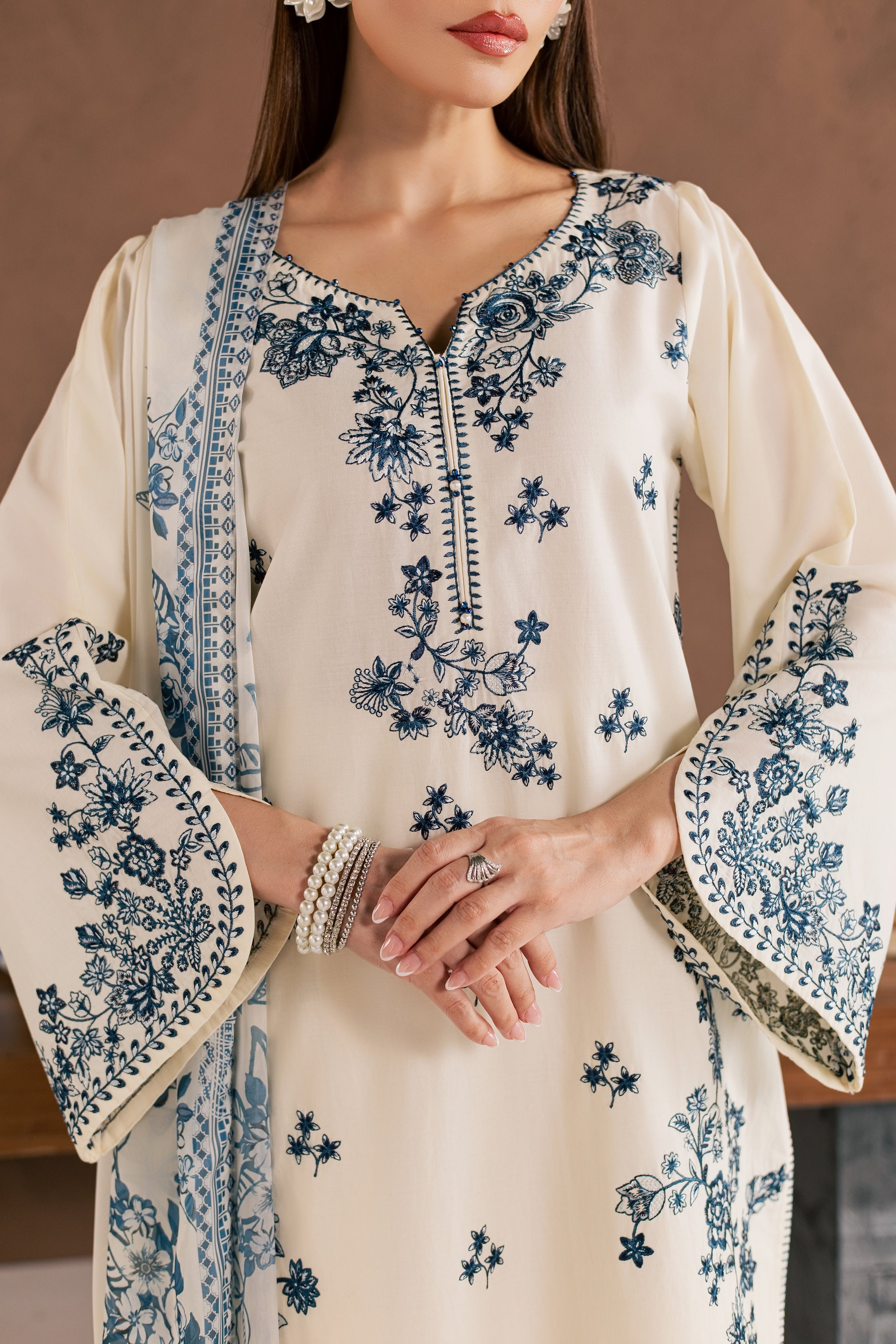 Meris 3Pc - Embroidered Cambric Pret