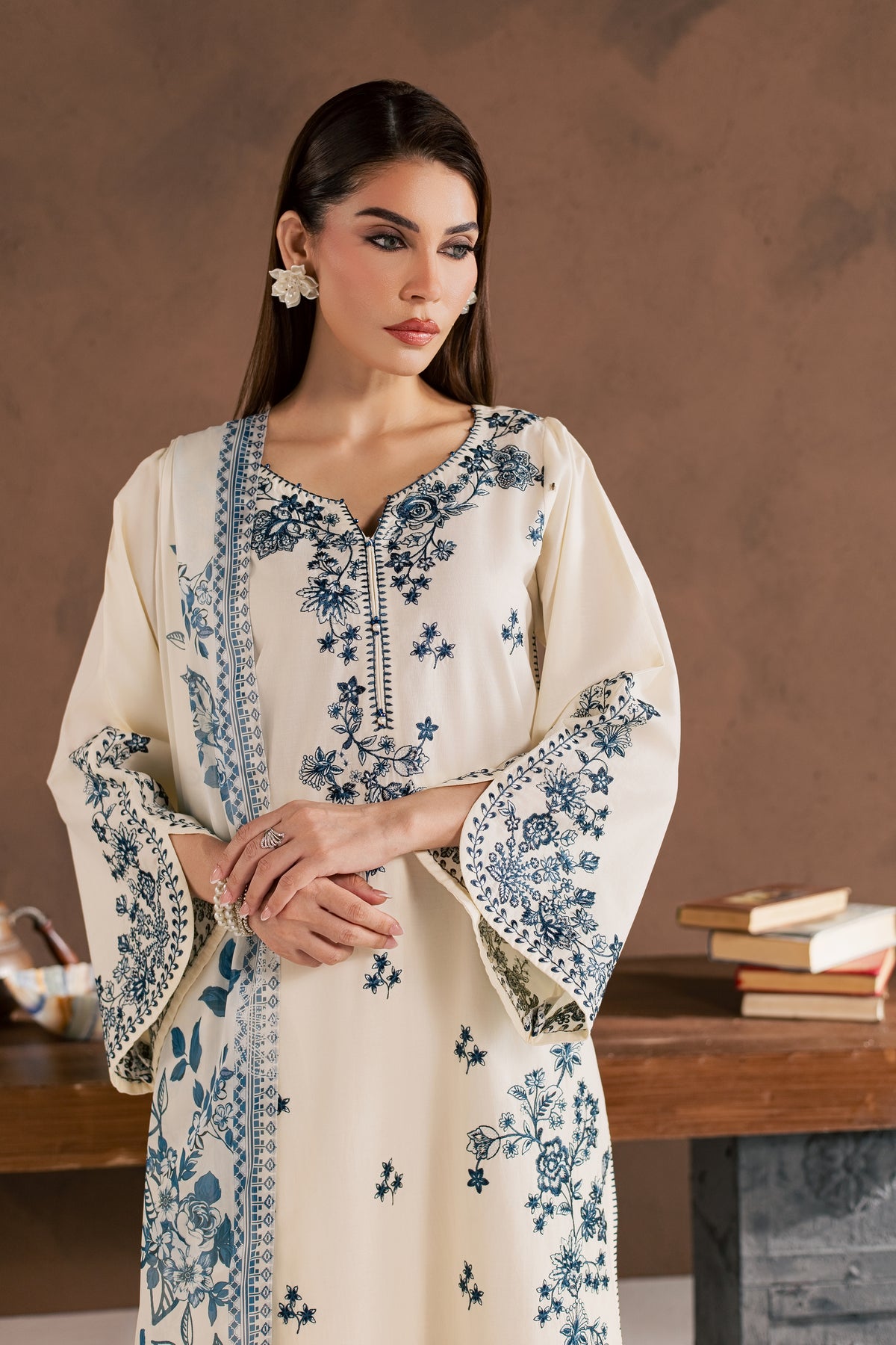 Meris 3Pc - Embroidered Cambric Pret