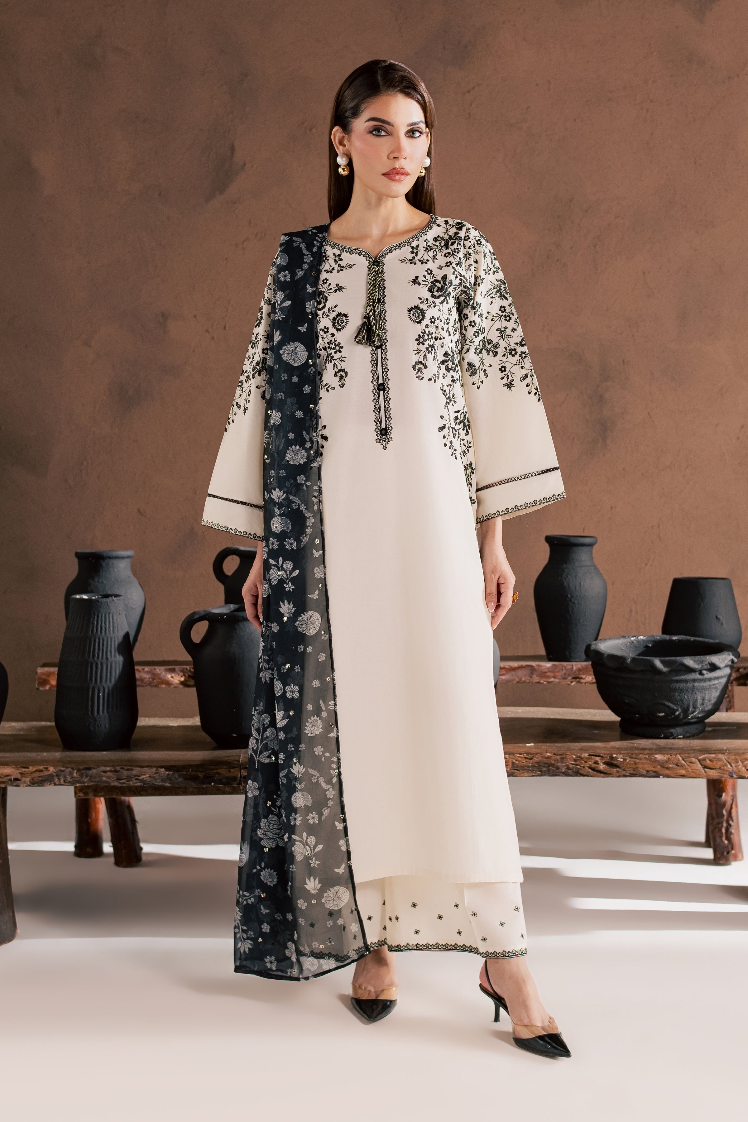 Salaar 3Pc - Embroidered Cambric Pret