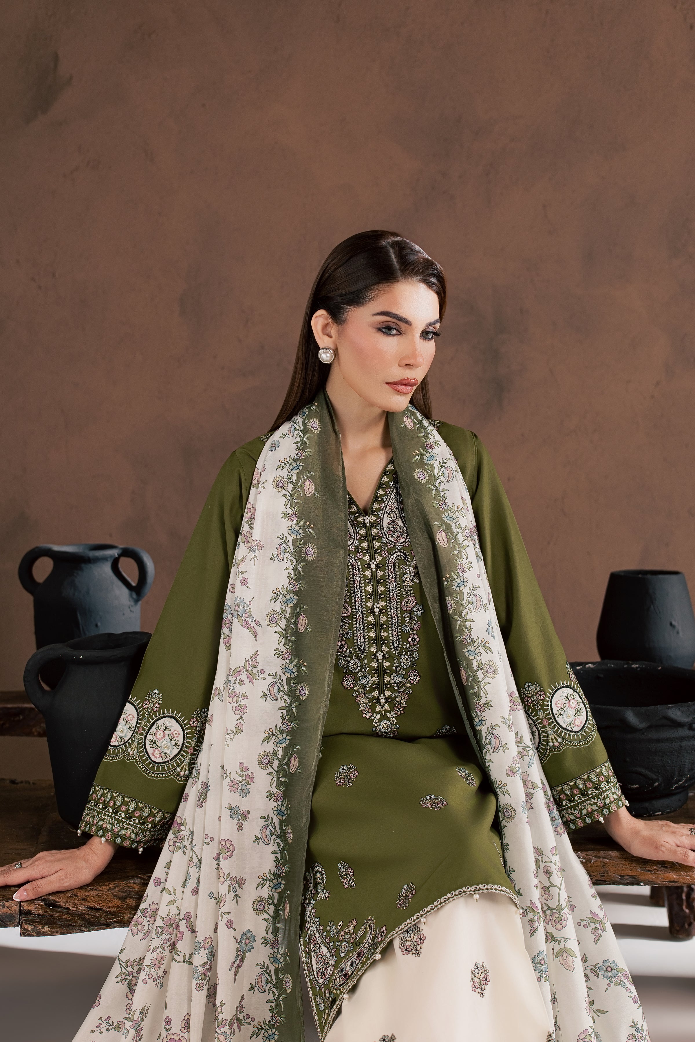 Emamah 3Pc - Embroidered Cambric Pret