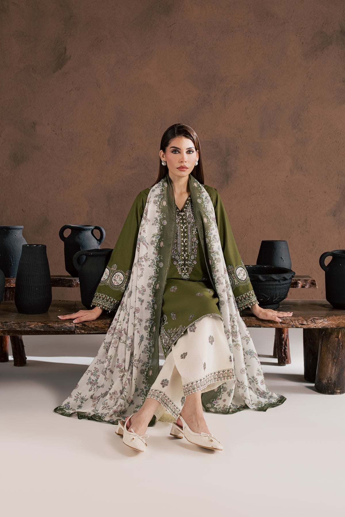 Emamah 3Pc - Embroidered Cambric Pret